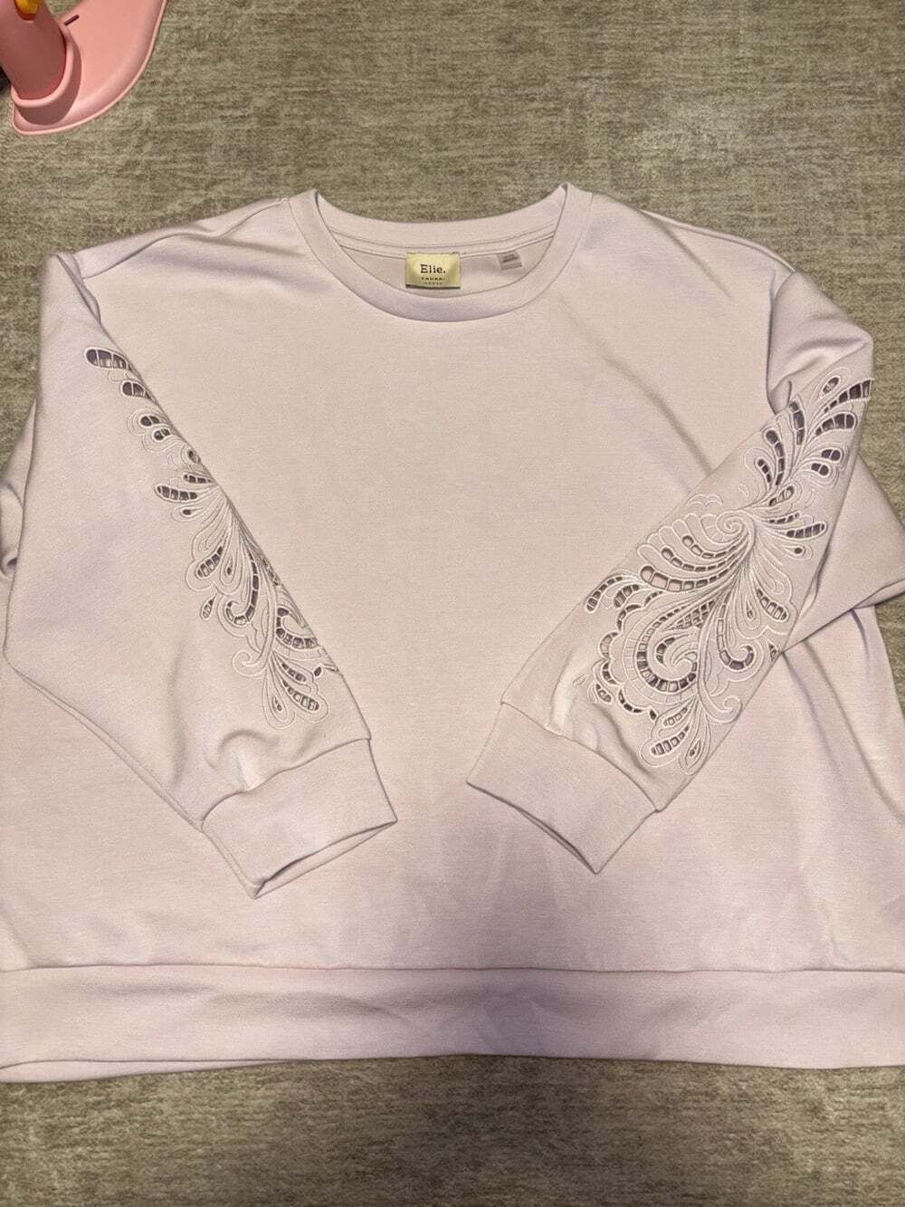 Elie Tahari Women’s Pink Crewneck Pullover Sweatshirt Embroidered Sleeves